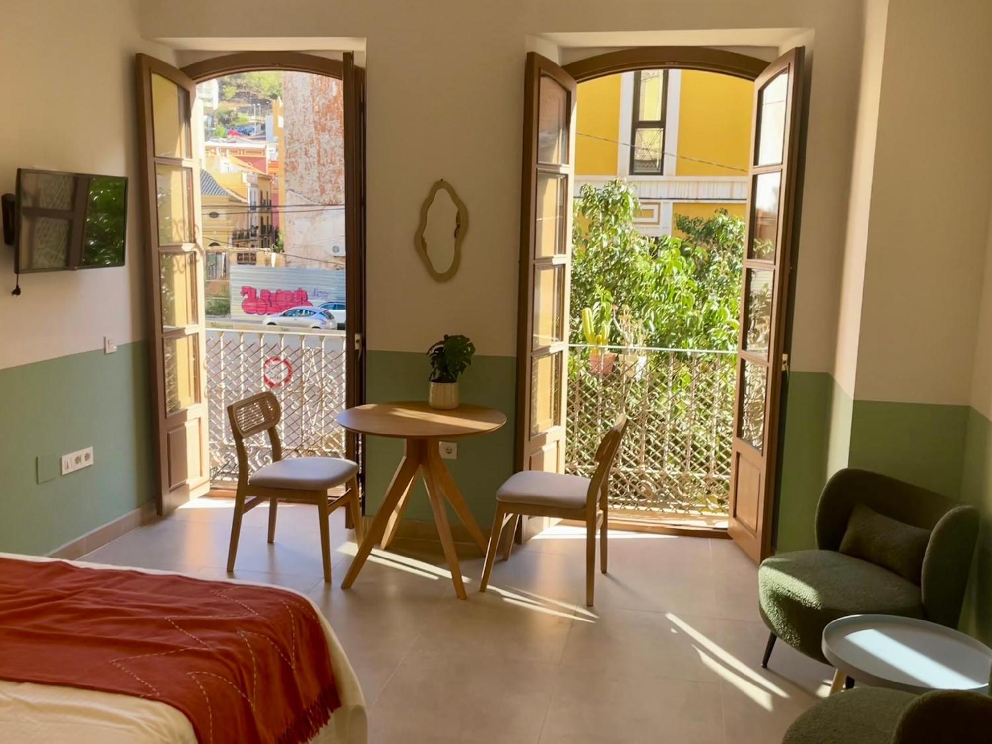 Appartement Nieuw - Kleurrijke Met Frans Balkon *