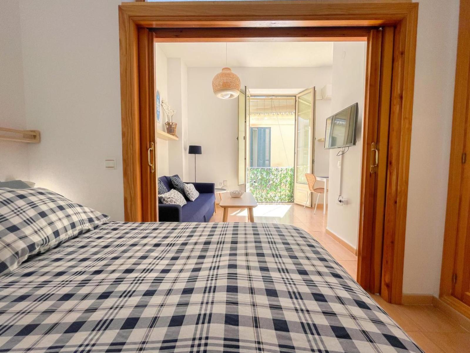 Plz De La Merced Solera By Life In Apartamento *