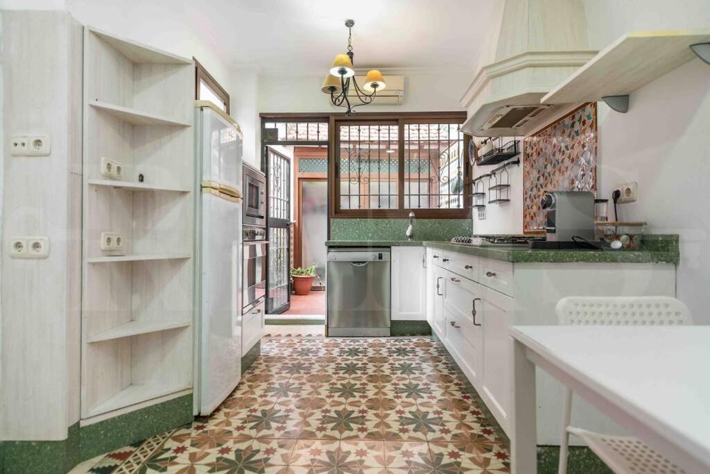 Charming With Private Patio By Rems Málaga
