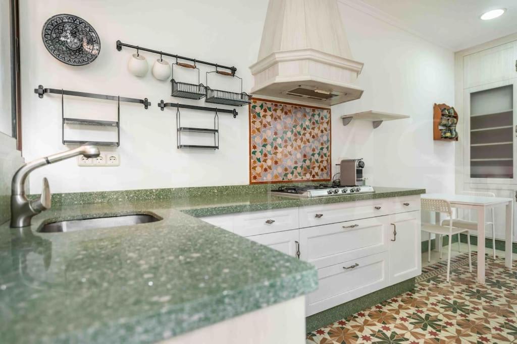 Appartamento Charming With Private Patio By Rems *