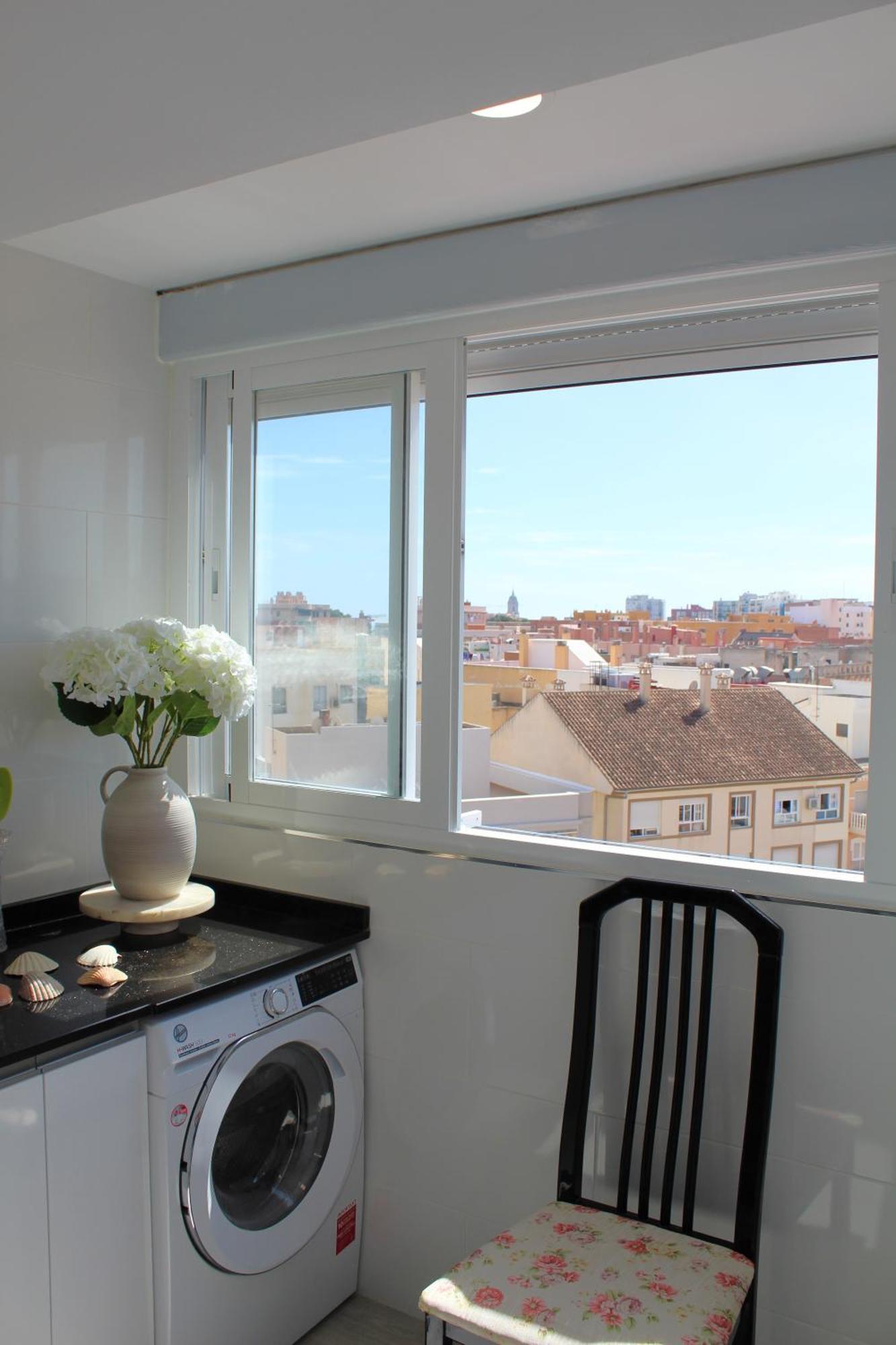 Flat With Balcony Ac Direct Bus To Sleeps 7 Malaga