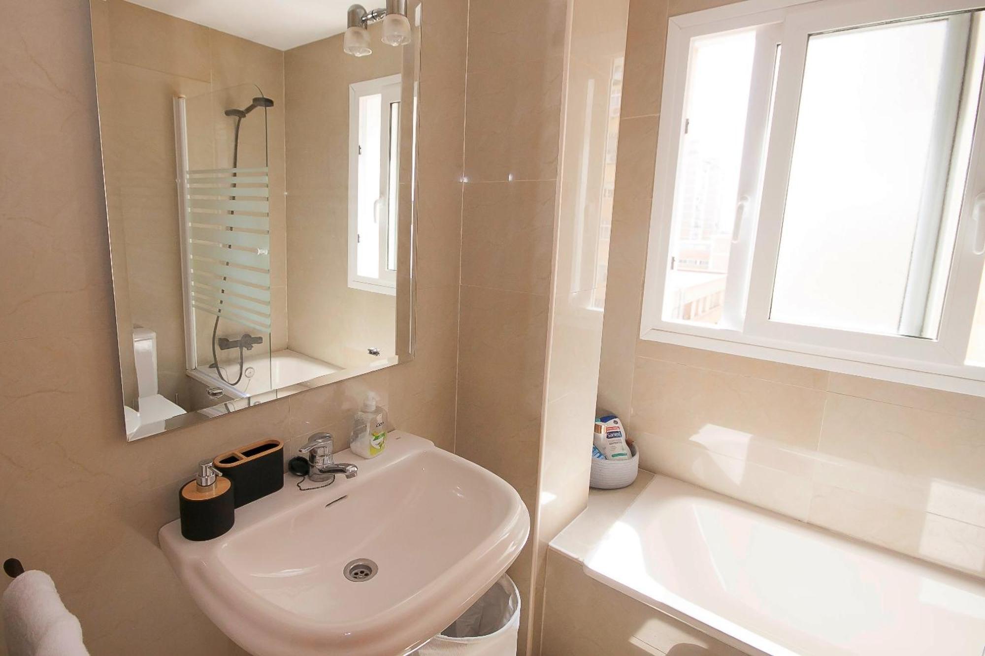 Apartment Ave Huelin 3rooms Con Parking Y Ac Malaga