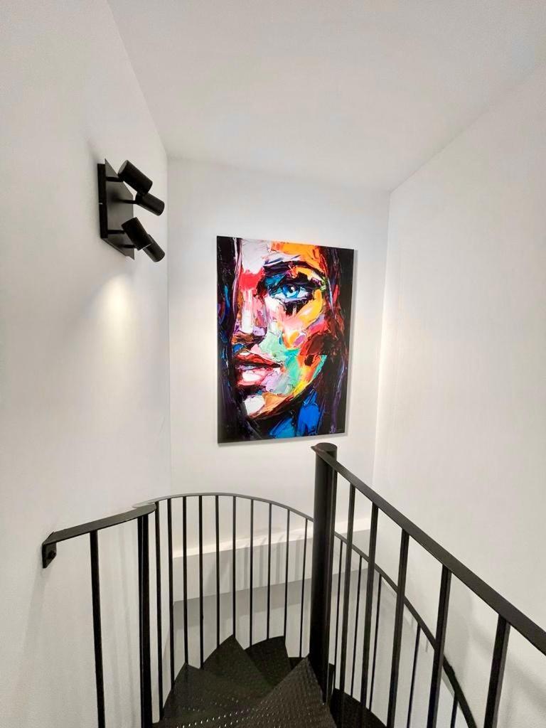 Apartment Historical Centre! Private Terrace & Gym-near Public Parking