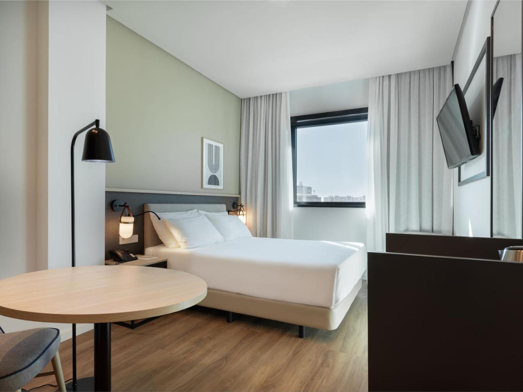 Tryp Alameda 4*