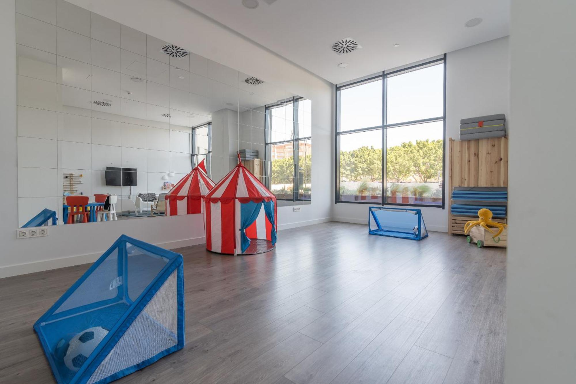 Homes Urban Sky Tower 4 G Malaga