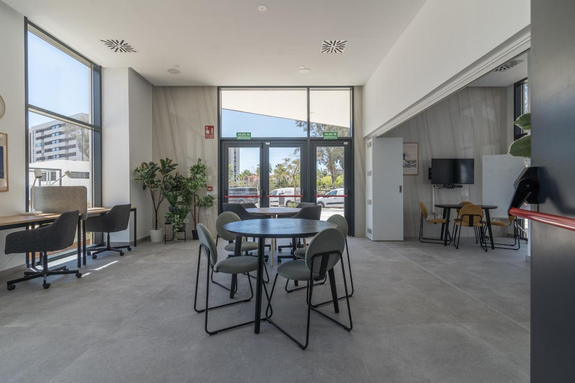 Homes Urban Sky Tower 4 G Malaga