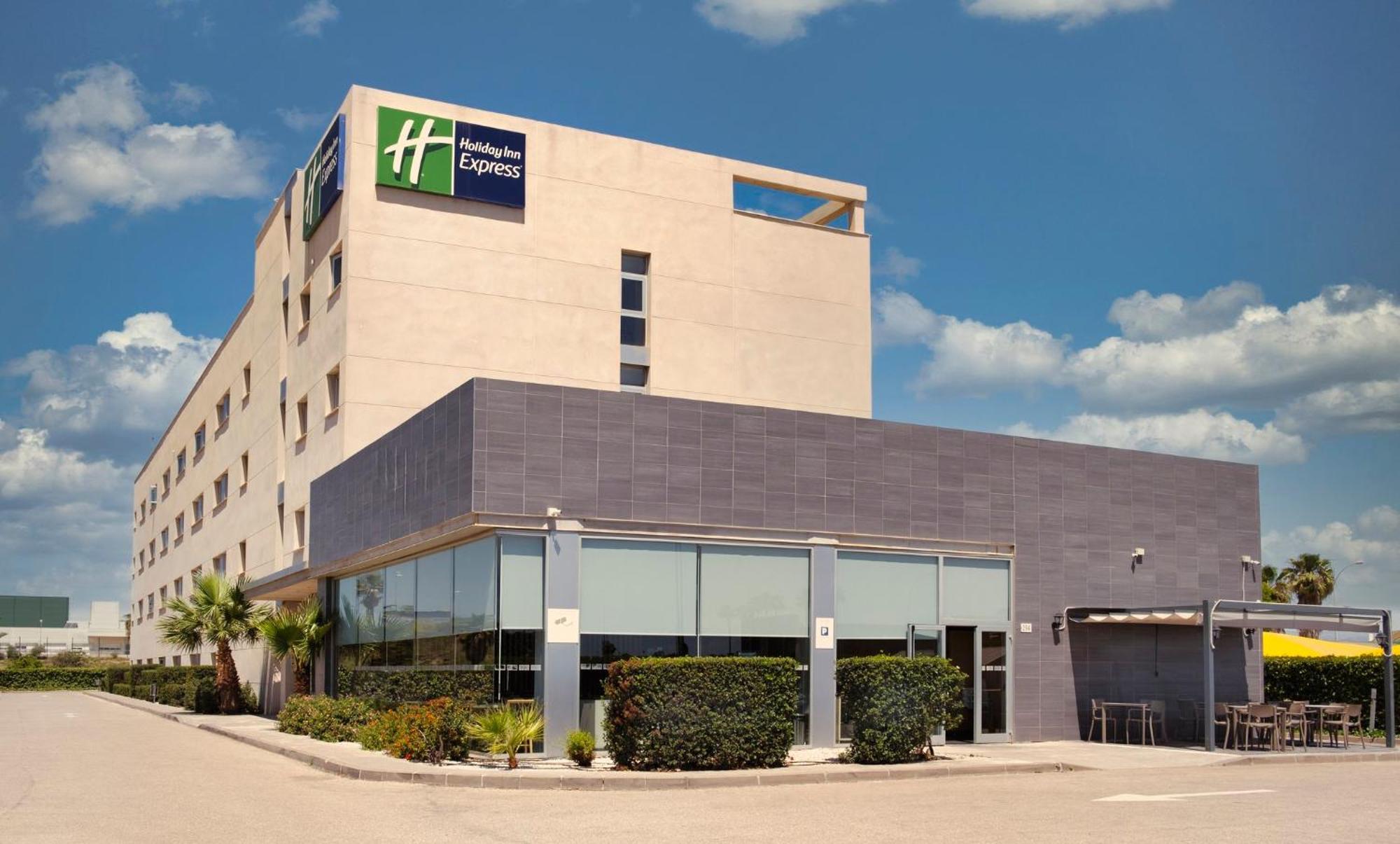 Hotell Express Airport By Ihg