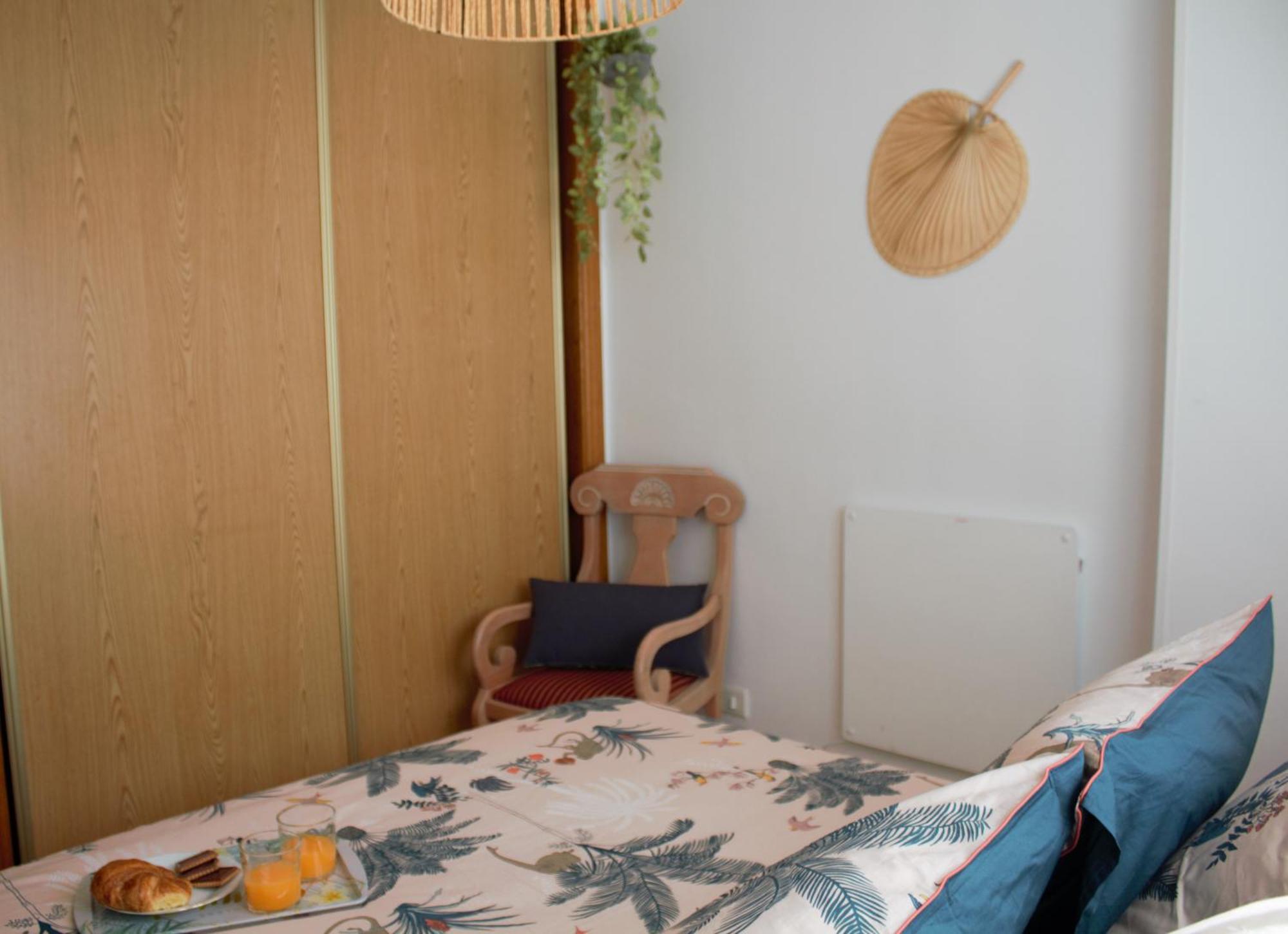 Lunaroom Center & Quiet Homestay *