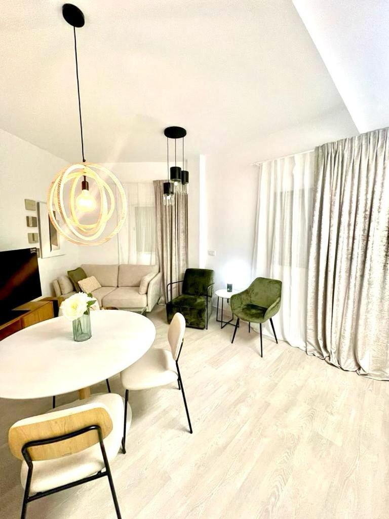 Historical Centre! Private Terrace & Gym-near Public Parking Malaga