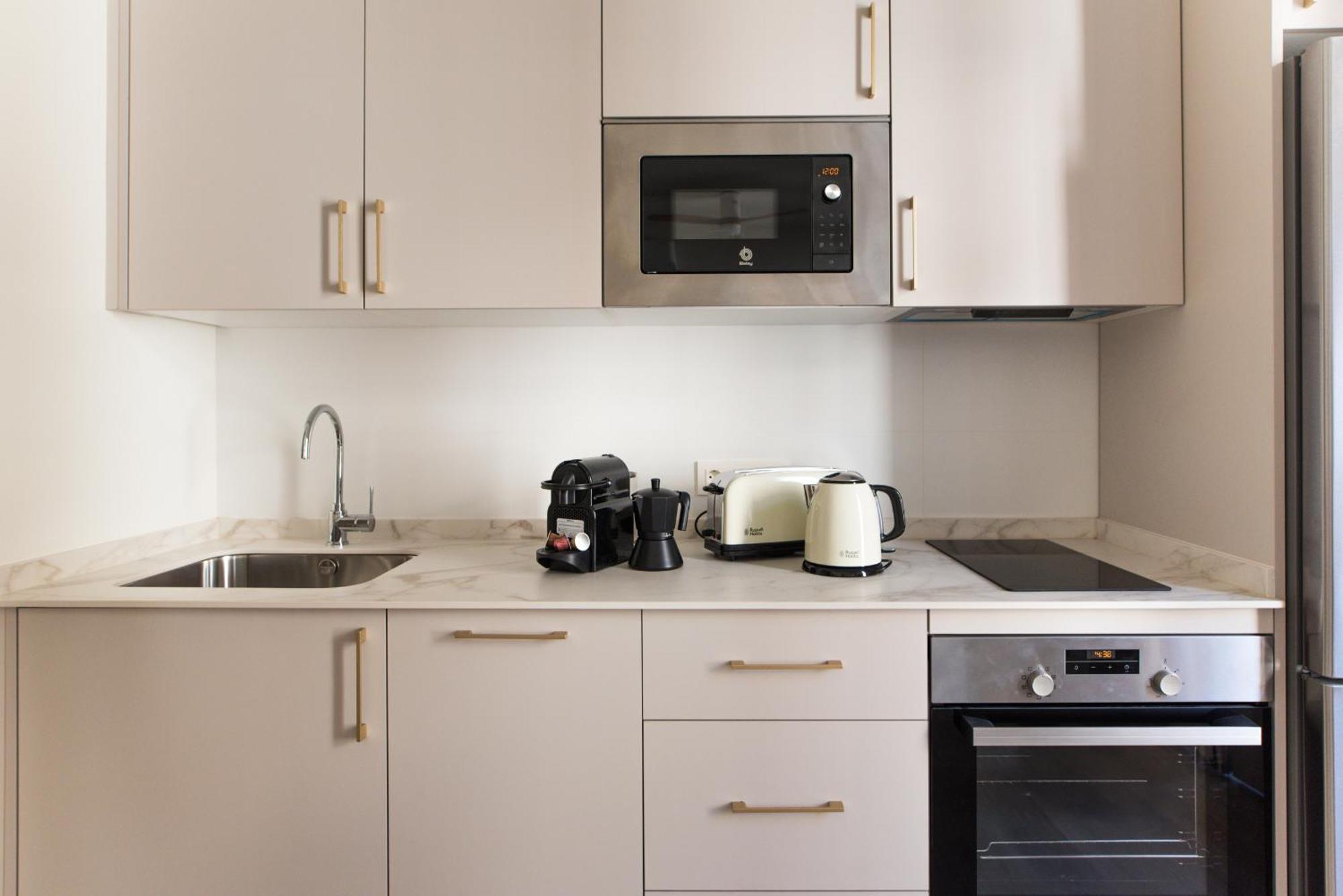 Victoria Center Apartment