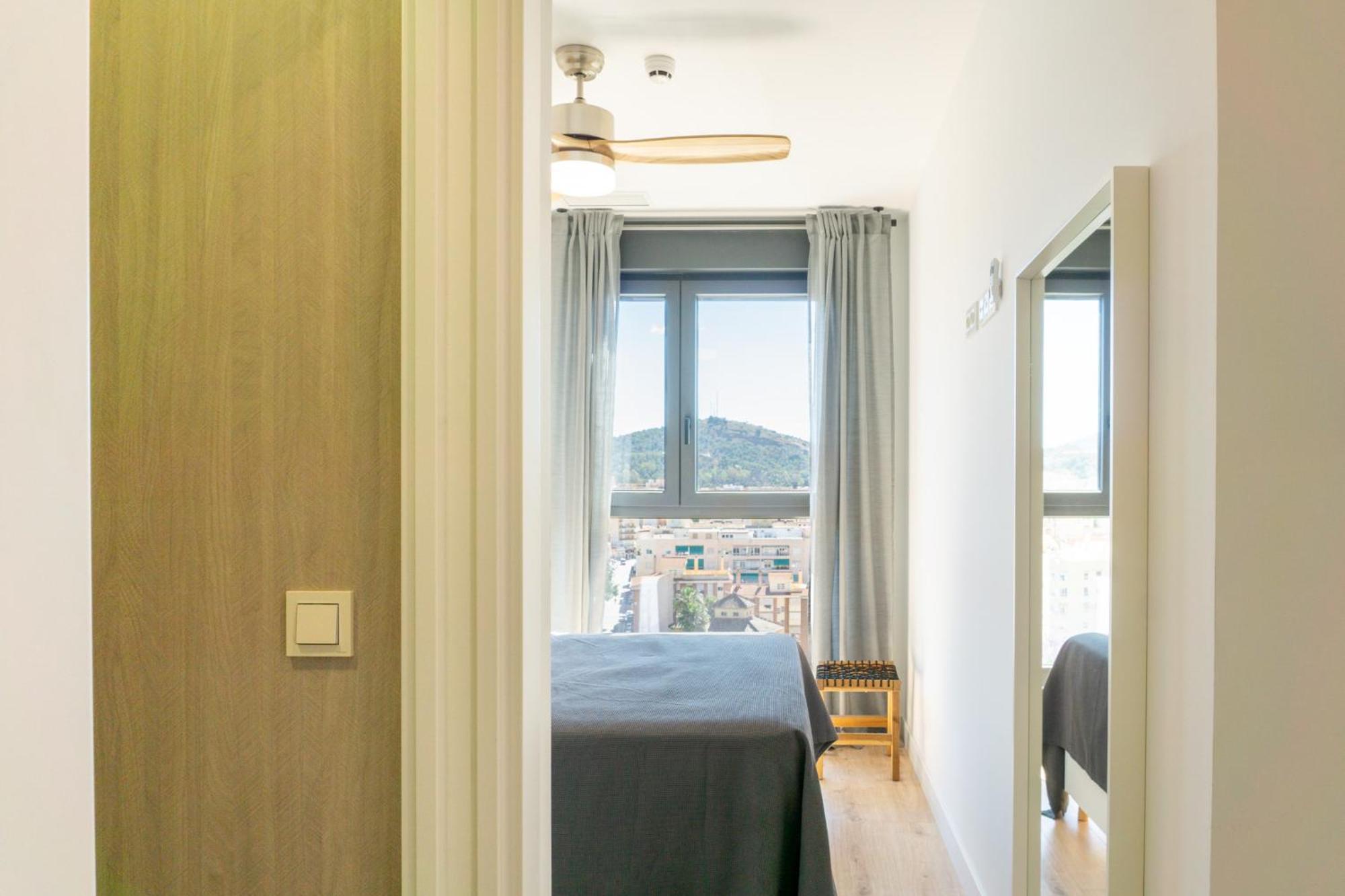 Urban Sky Tower 2 Center Apartment Malaga