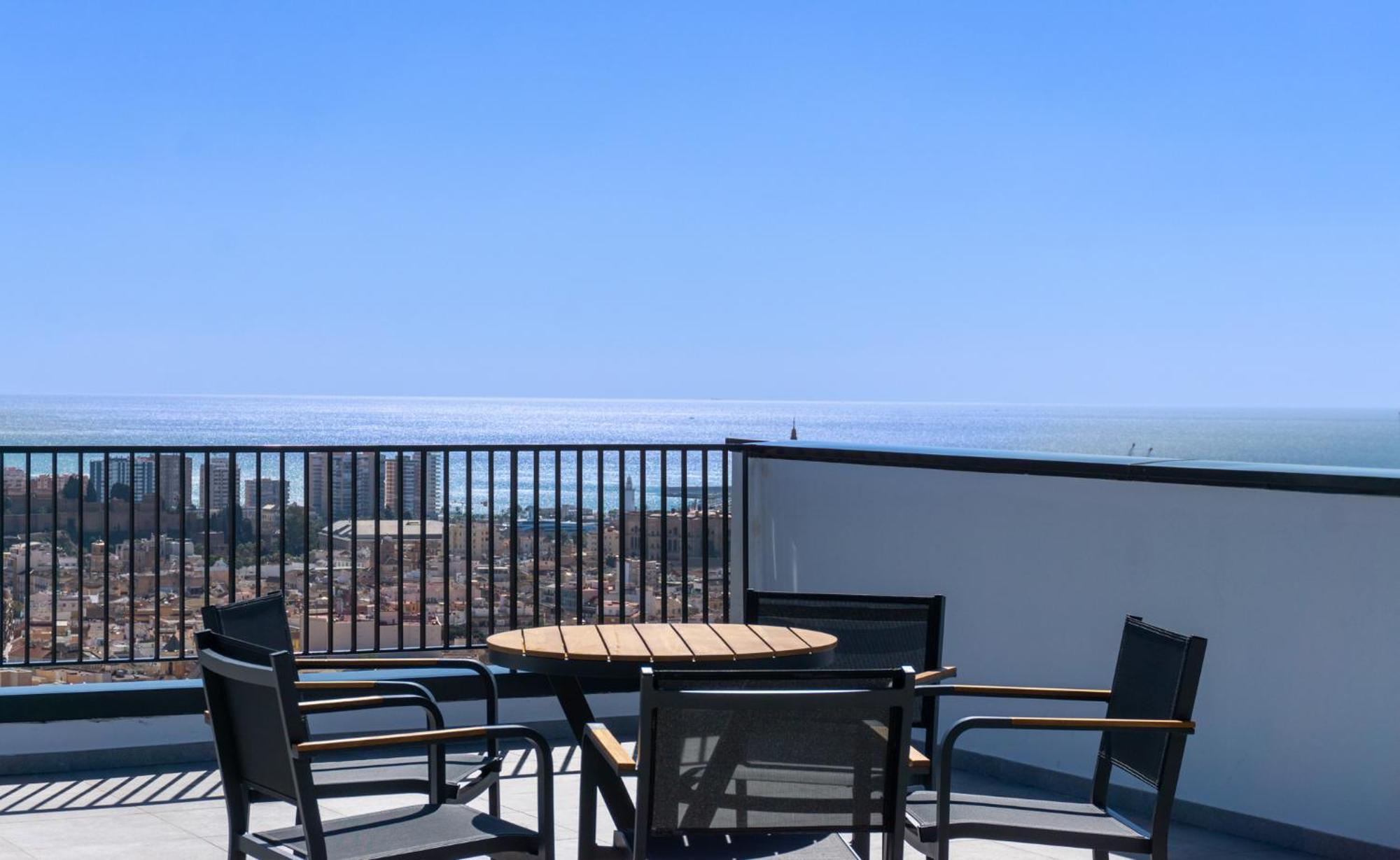 Urban Sky Tower 2 Center Apartment Malaga
