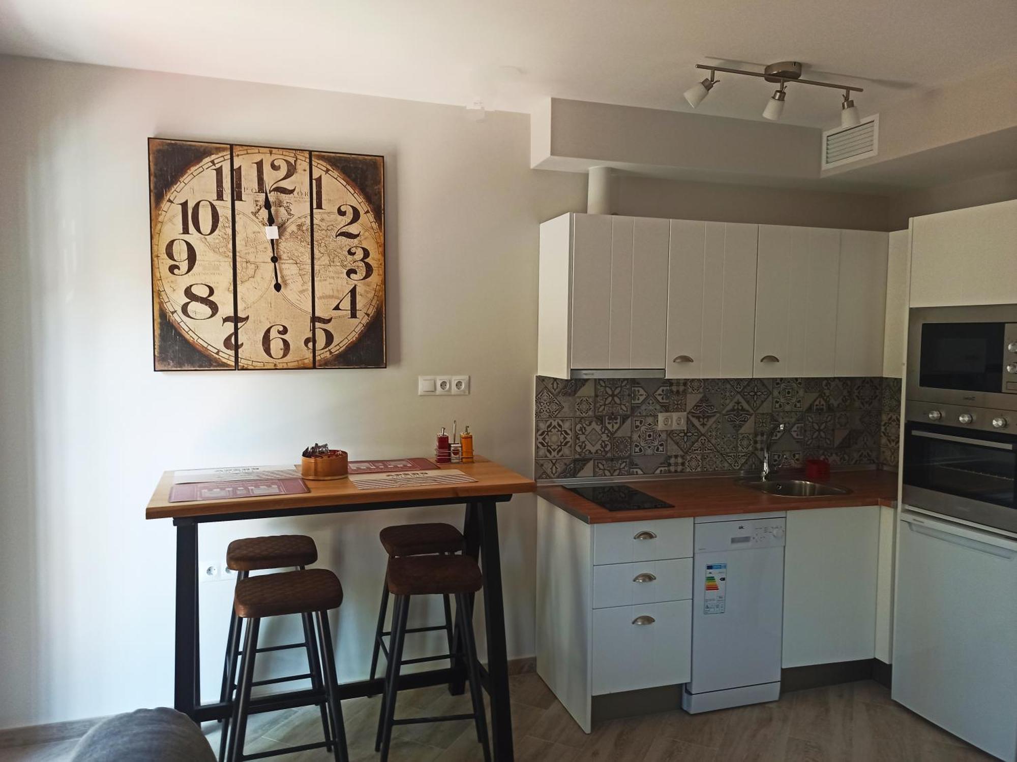 Appartamento Barcelo 21, Parking On Request, Atico With Terrace & With Patio, Center, Breakfast Included, Quite Neighborhood, Bc *