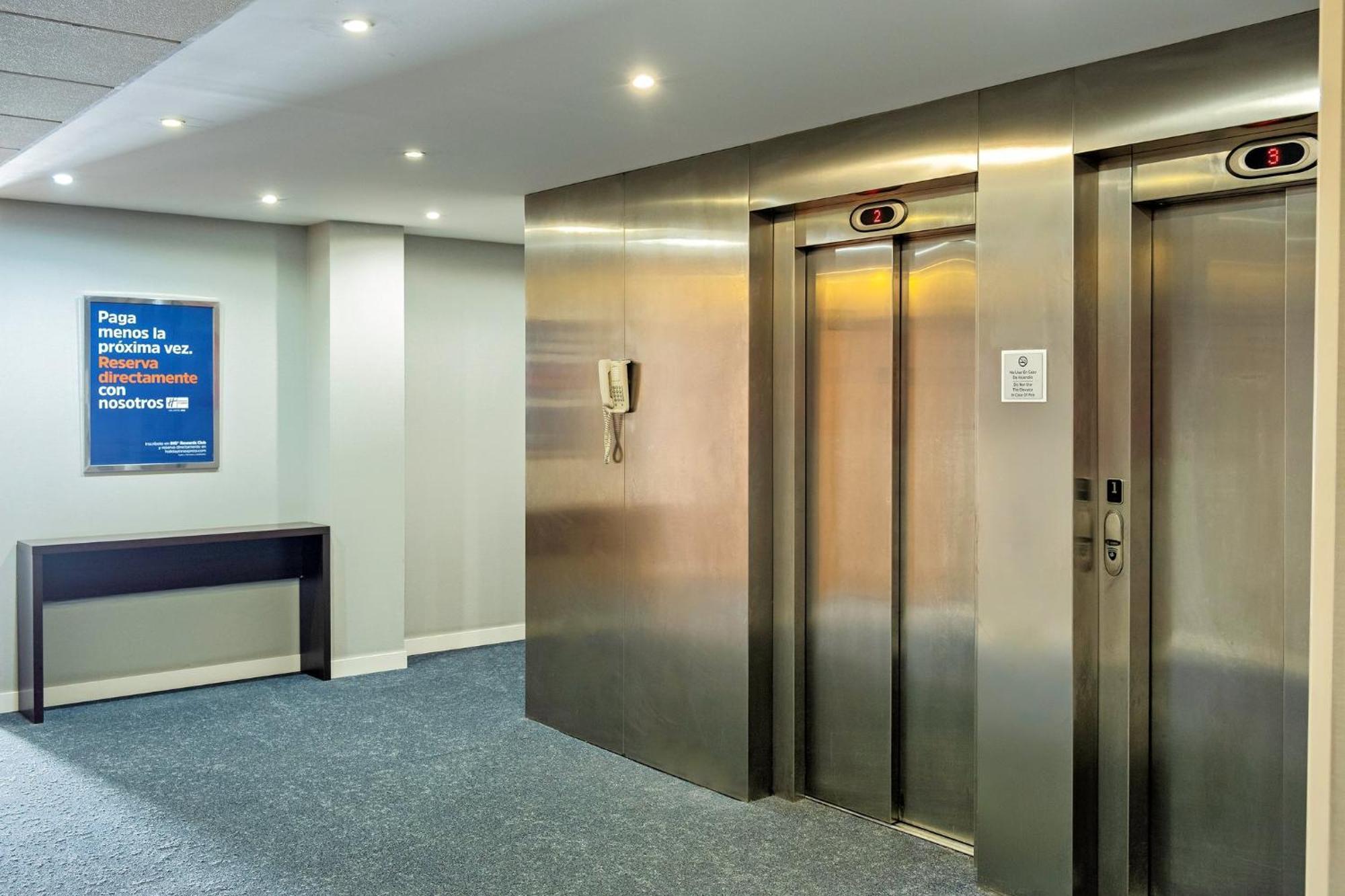 Express Airport By Ihg Hotell