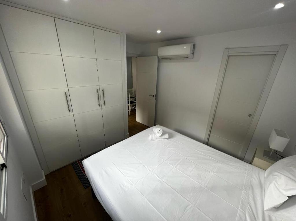 Premium Living Train Station Apartment *