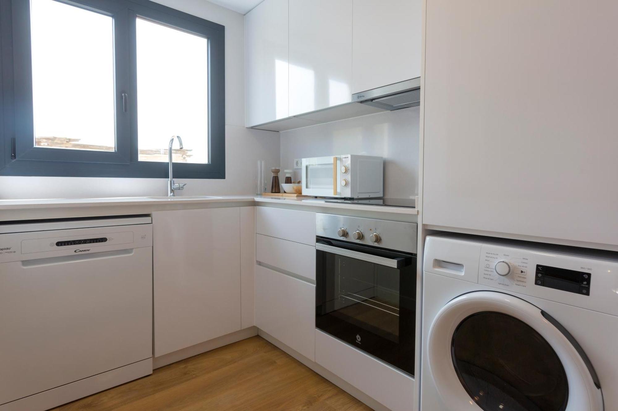 Apartamento Con Vistas En Paseo De Reding By Rent Me Appartement