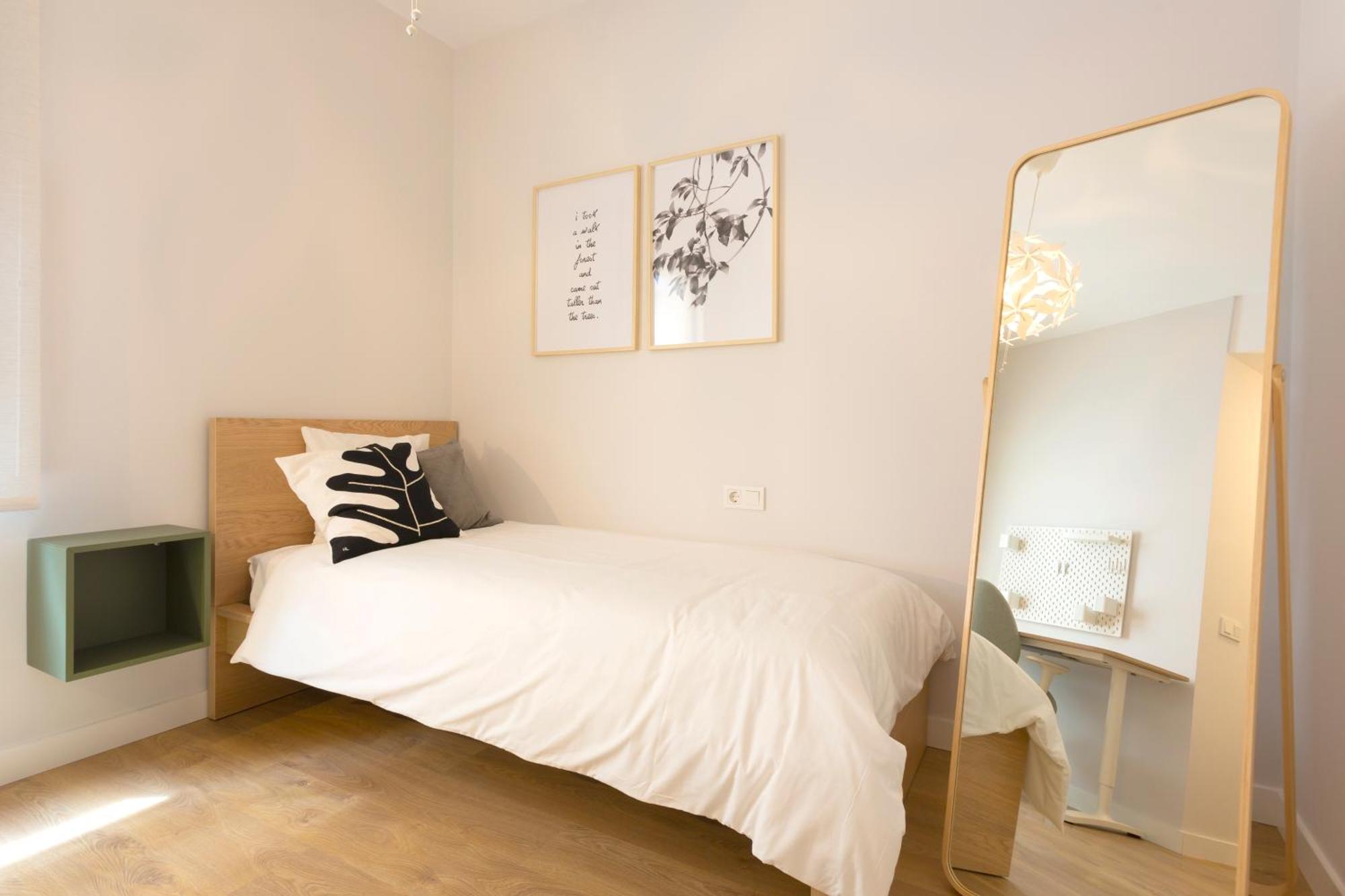 Apartamento Con Vistas En Paseo De Reding By Rent Me Appartement *