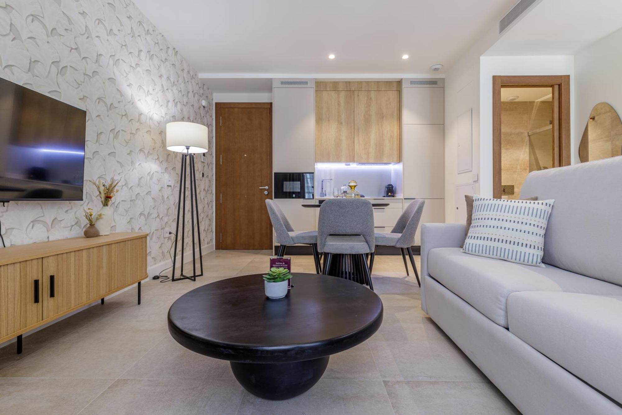 Plaza Del Siglo & Boutique By Caleta Homes * Malaga