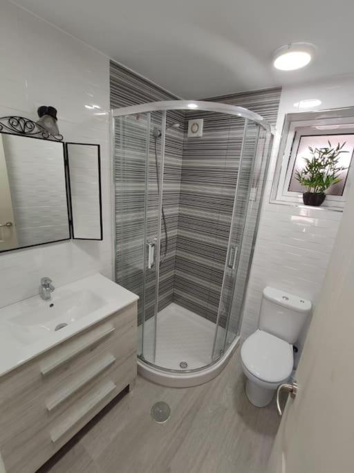 Lejlighed Casa Familiar Patio Y 2 Banos Con Aire Acondicionado