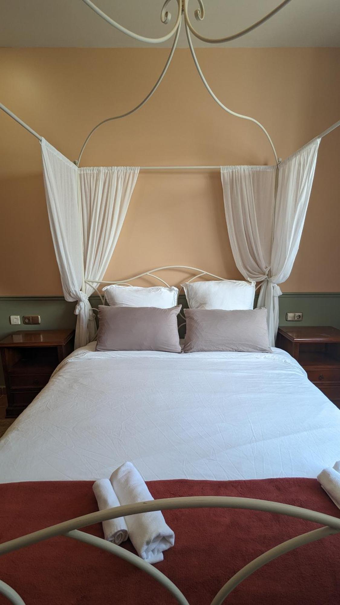 Victoria Hotel 2*