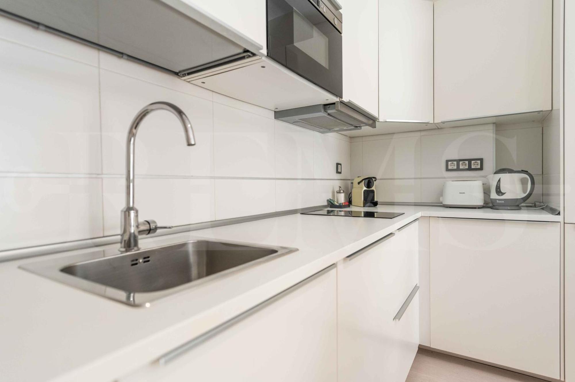 Adorable Flat With Private Parking In The Center By Rems *