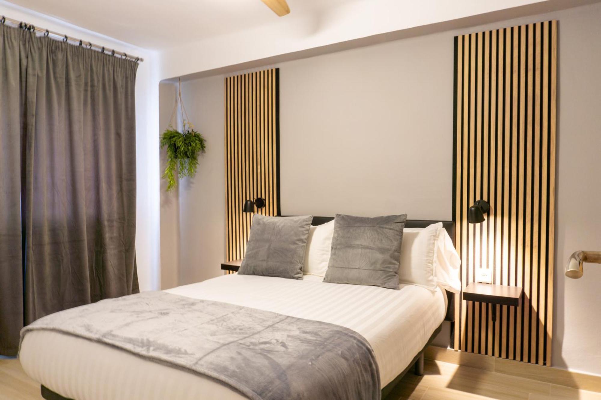 Comodo De 3 * Málaga