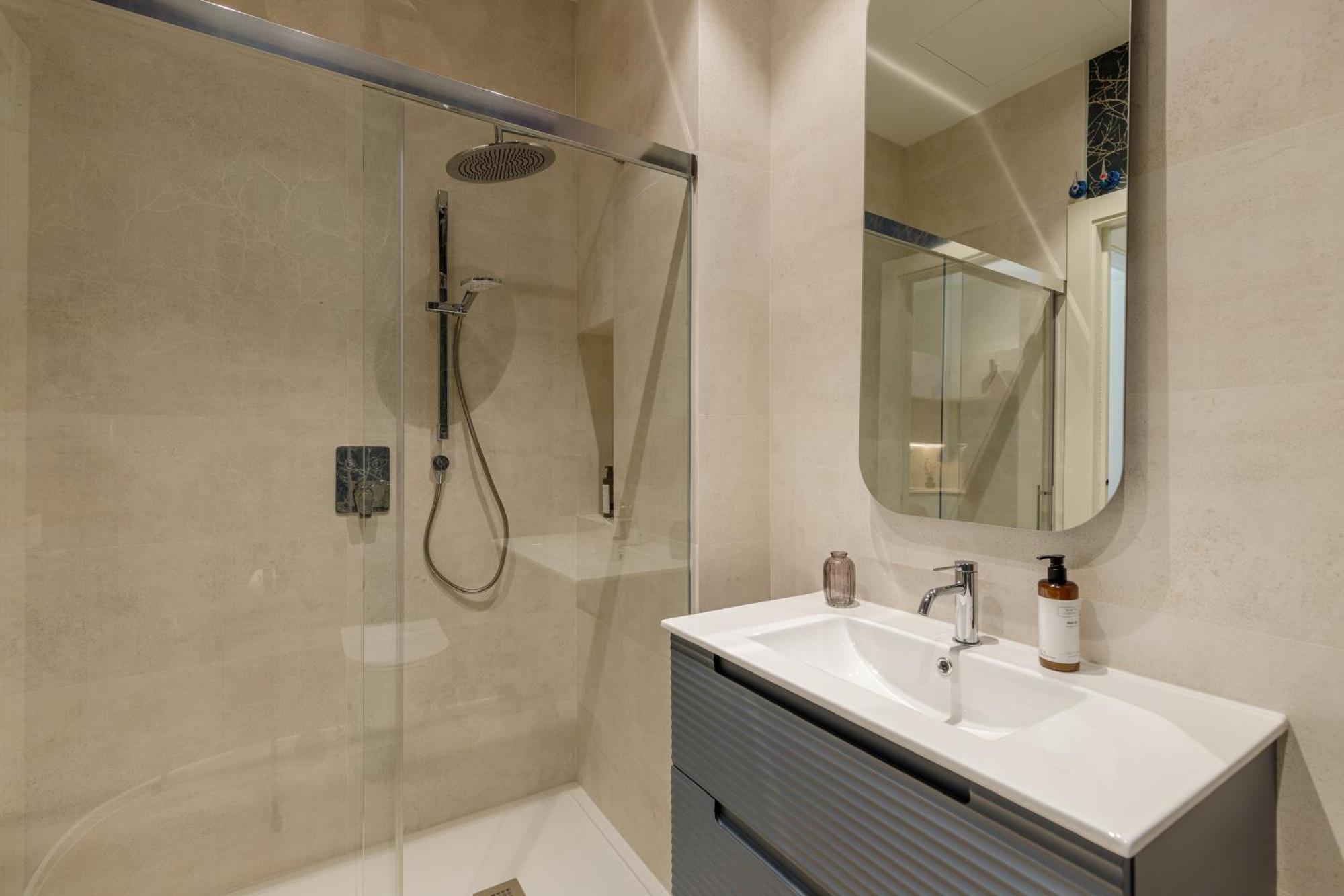 Marques De Velazquez Ii By Caleta Homes Malaga