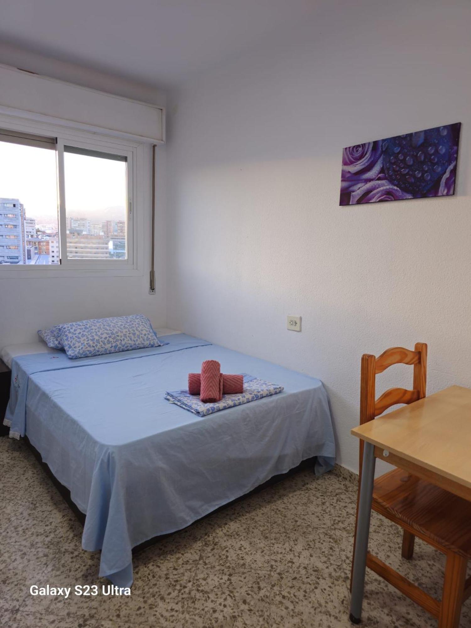 Privat overnatting C Habitacion Preciosa Grande Privada Centro Y Cerca De La Playa Wi-fi