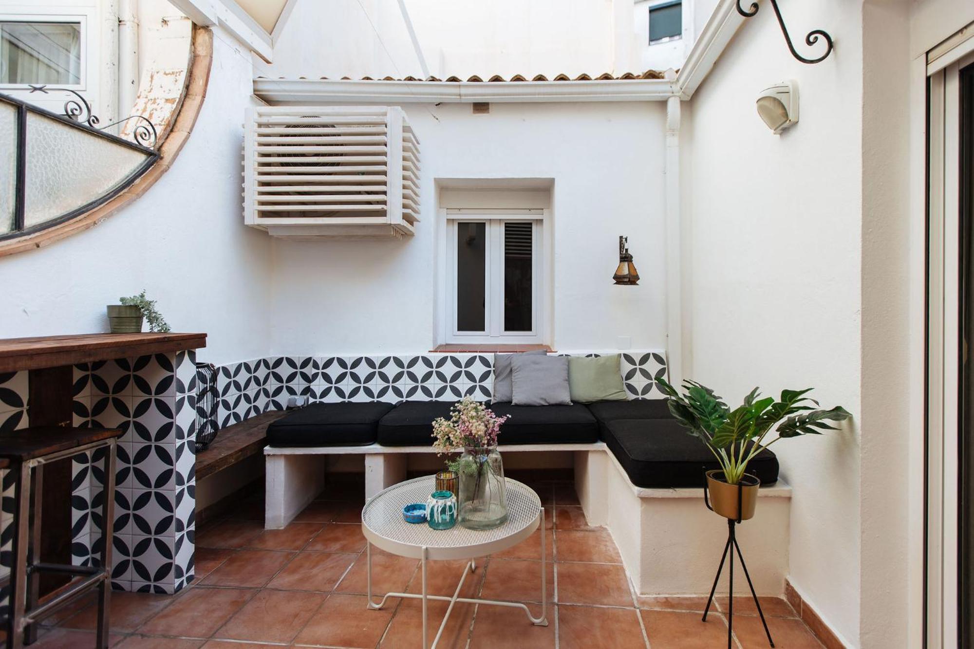 Casa Met Prive Patio Apartment Malaga
