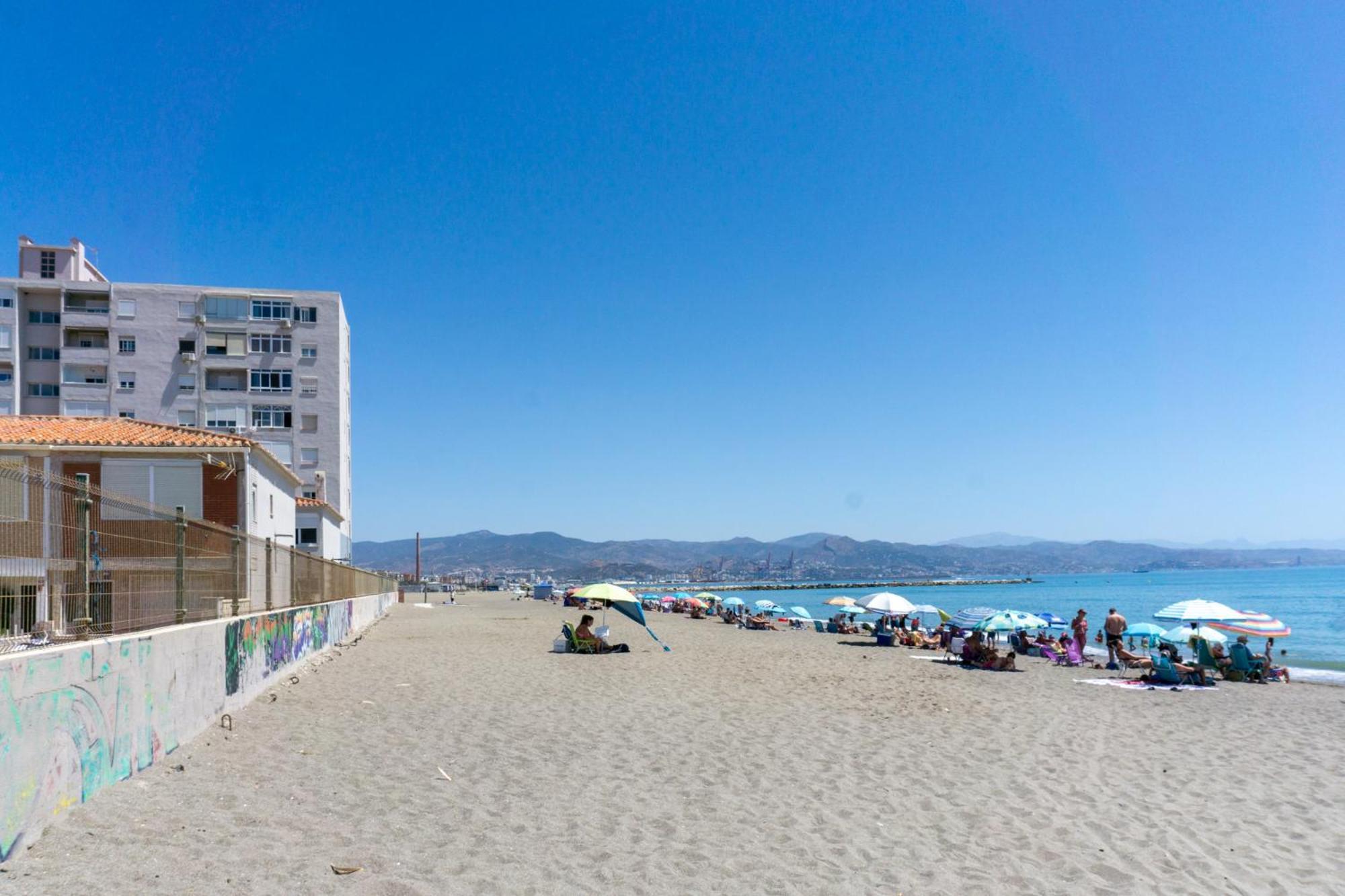 Chalet En Primera Linea De Playa * Málaga