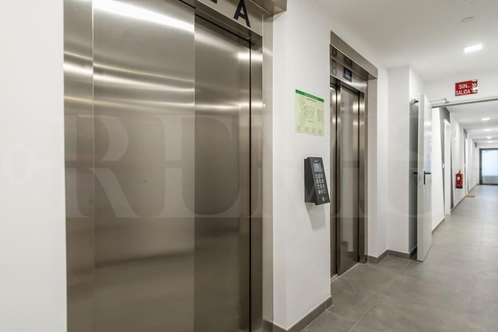 Unique Views From The 21st Floor & Terrace By Rems Appartement *