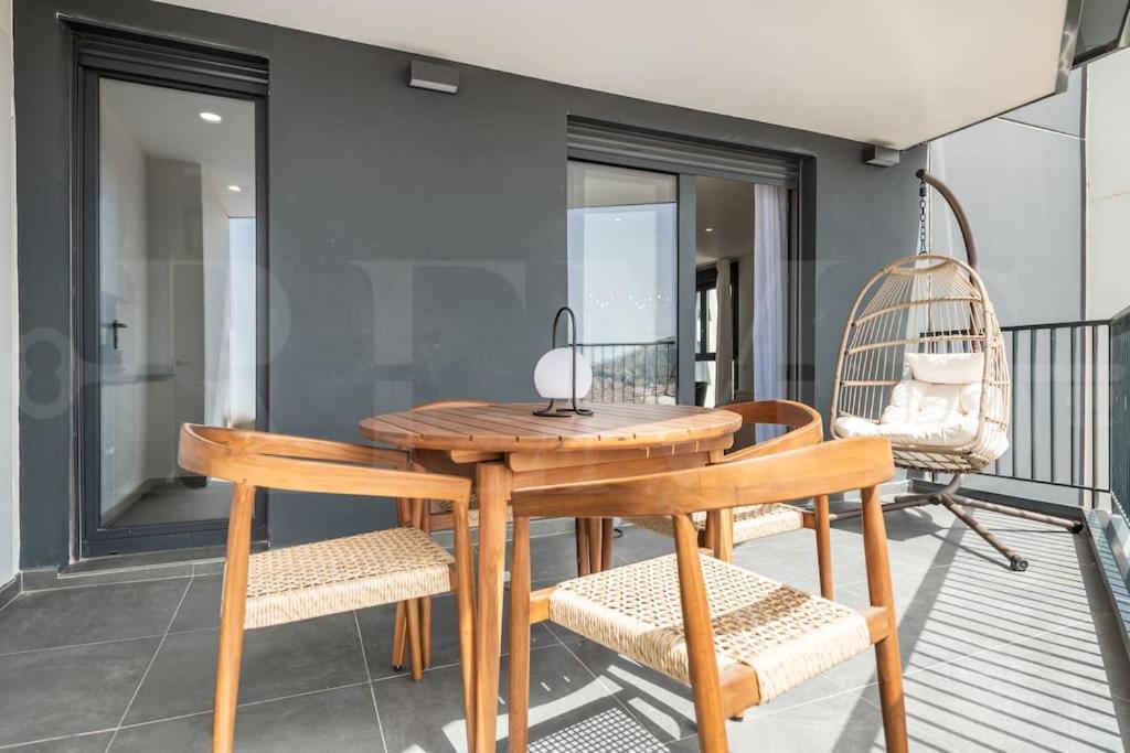 Unique Views From The 21st Floor & Terrace By Rems Appartement