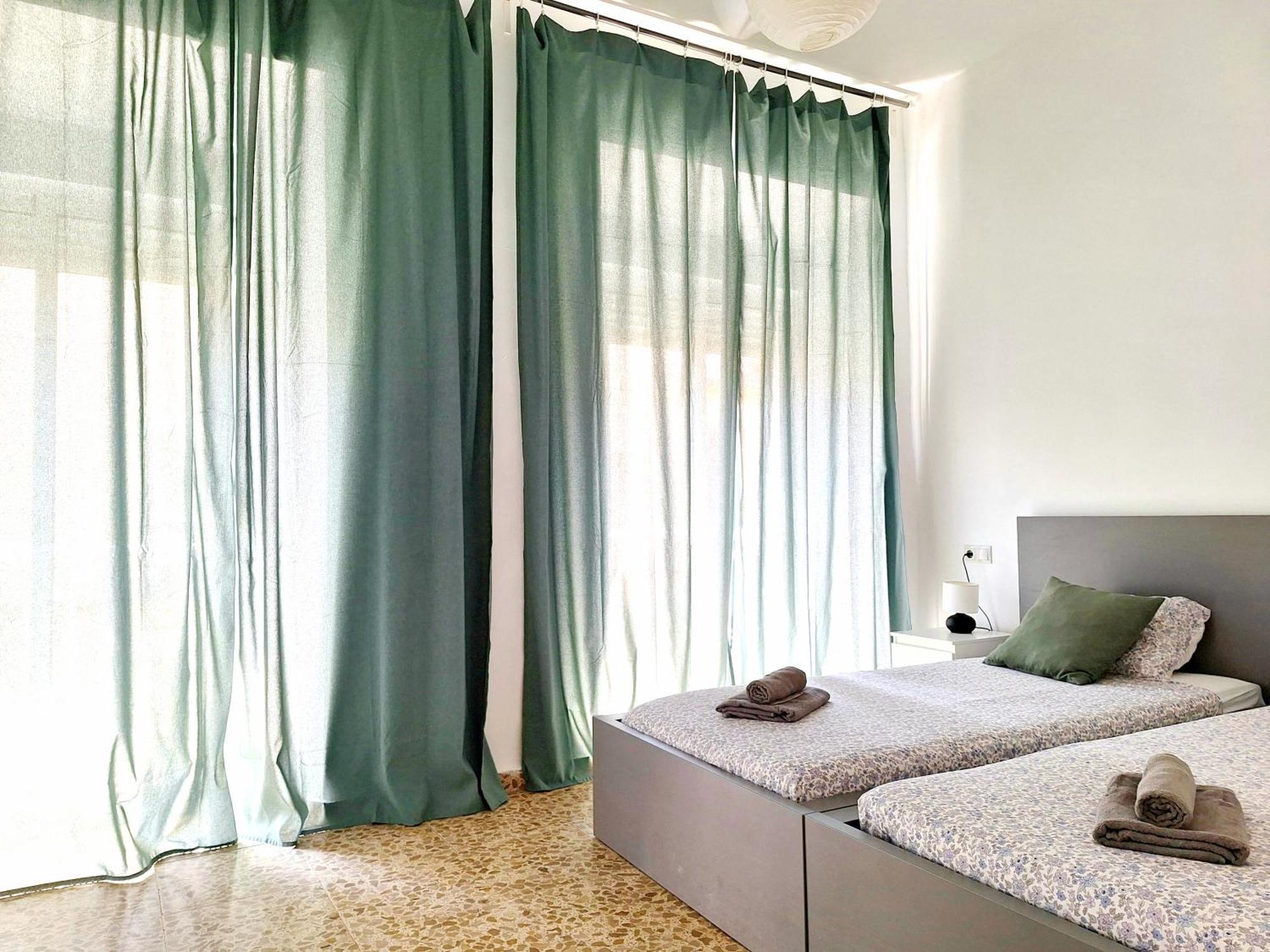 Sunny Centre Flats, 2 Options, With Balcony Or Terrace Leilighet
