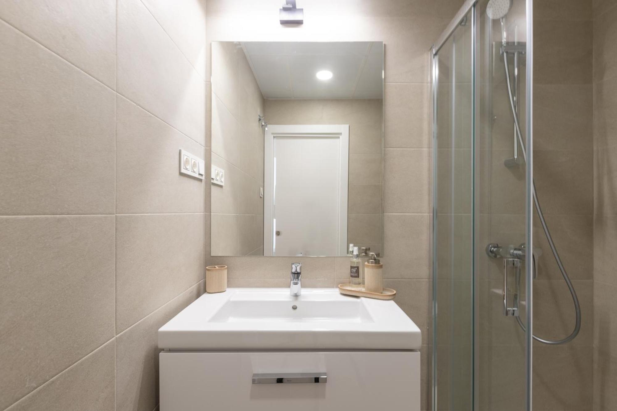 Unique Three-bedroom In The Heart Of Appartement