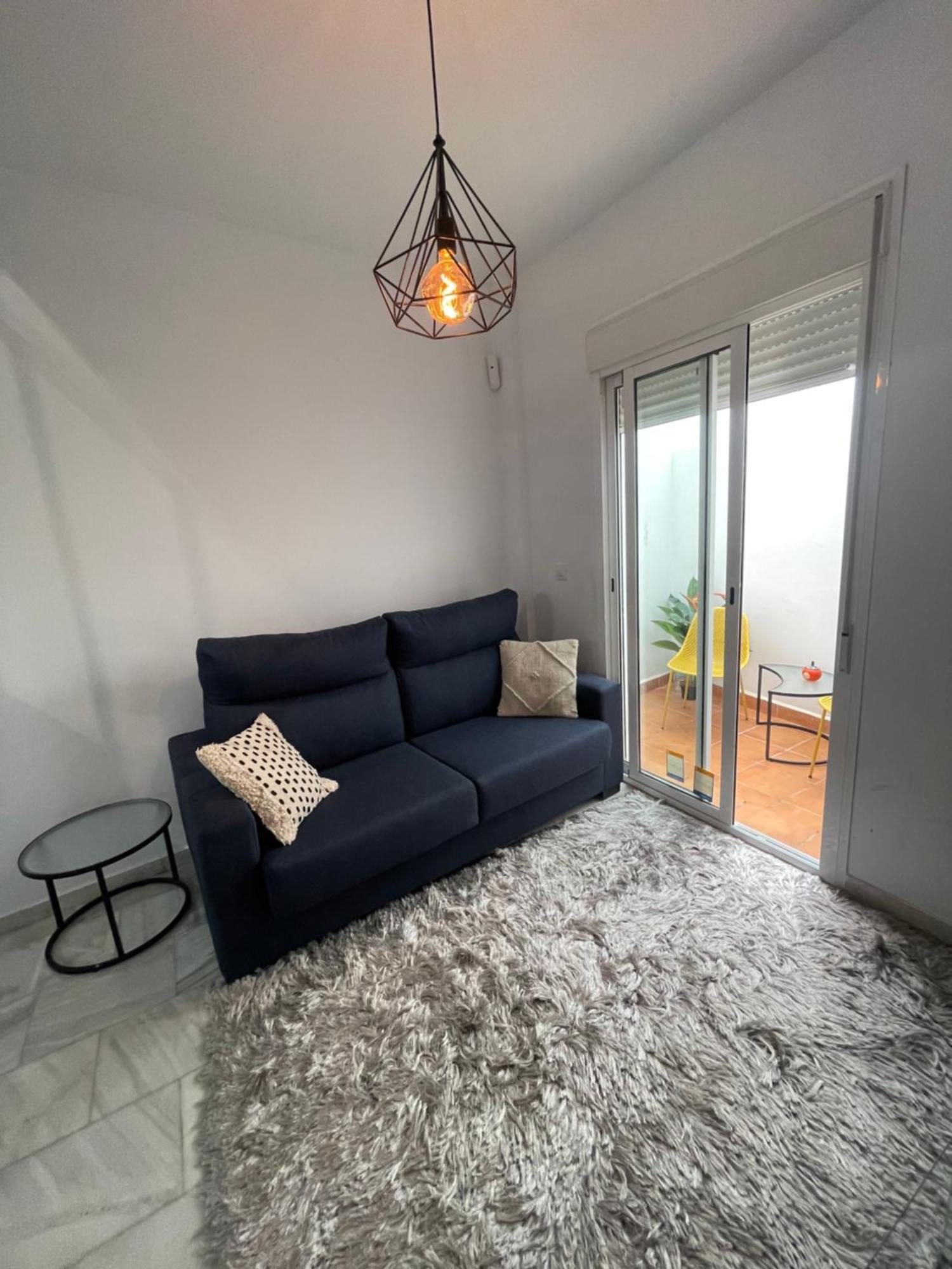 Apartment Historical Centre! Private Terrace & Gym-near Public Parking *