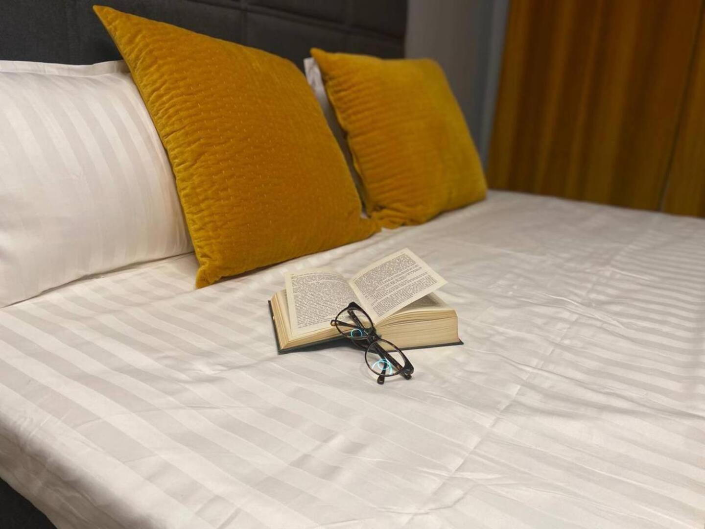 Alma De Malaga 2Br Stay With Art History & Comfort In The Heart Of The City Lägenhet Málaga
