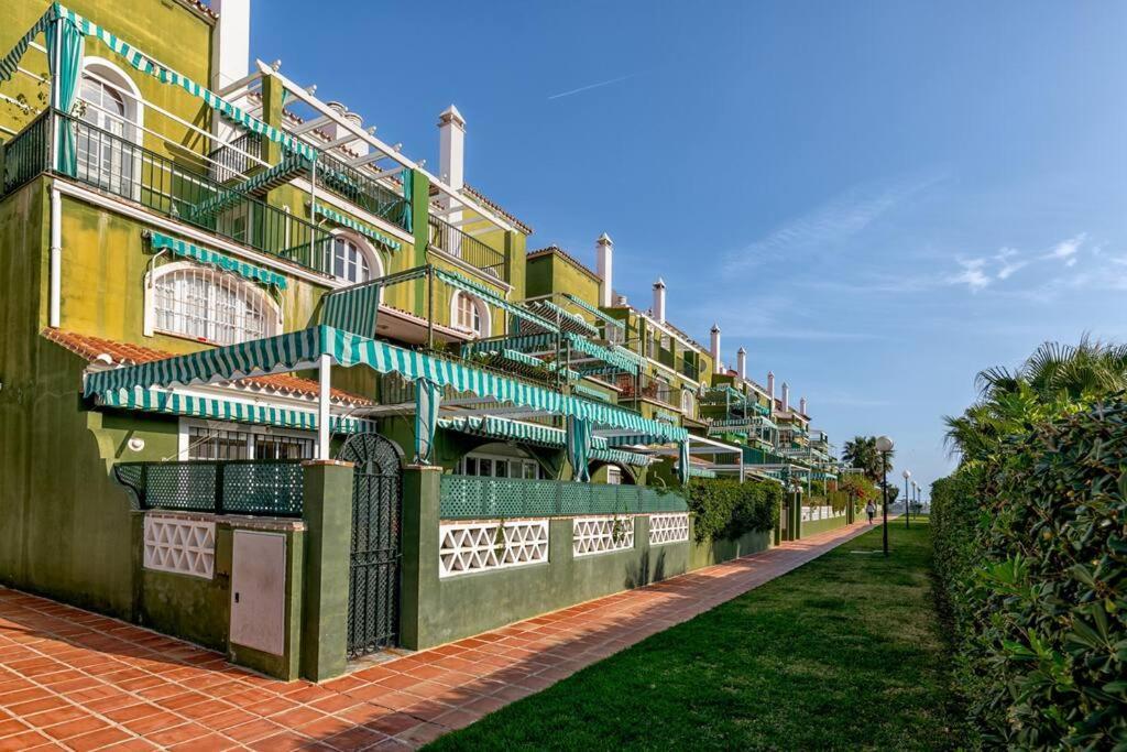 Duplex En Guadalmar Junto Al Mar Malaga