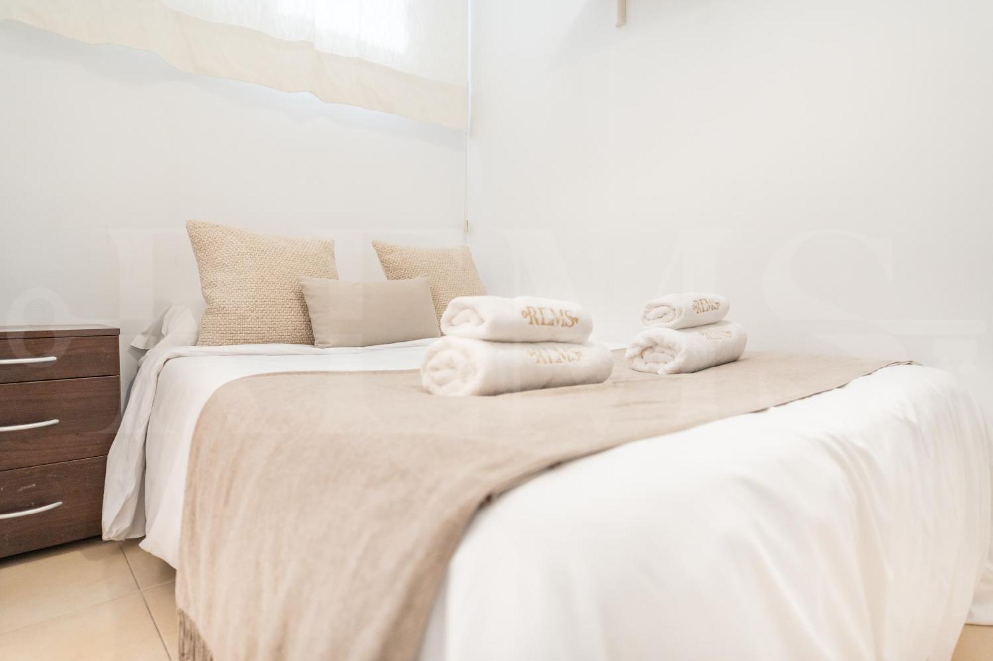 Charming With Private Patio By Rems Málaga