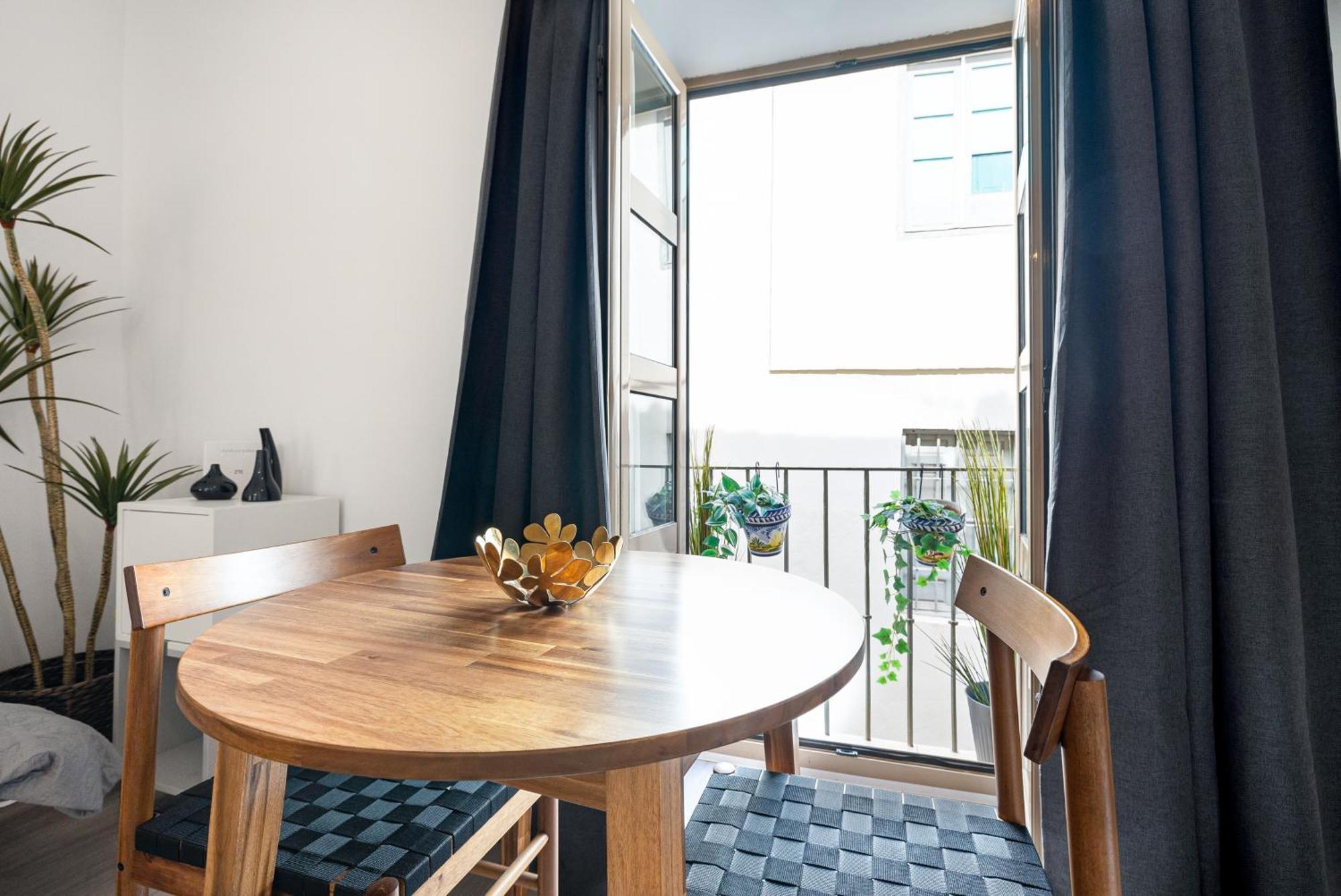 H2m Hiniestrosa French Balcony Aacc Wifi Apartment Málaga