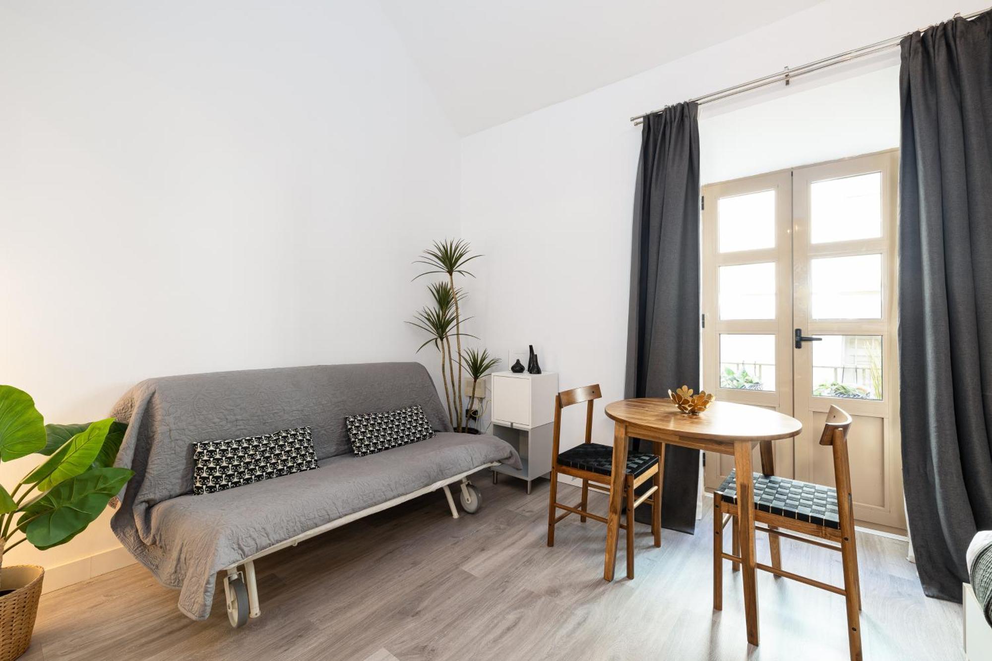 Apartment H2m Hiniestrosa French Balcony Aacc Wifi Málaga