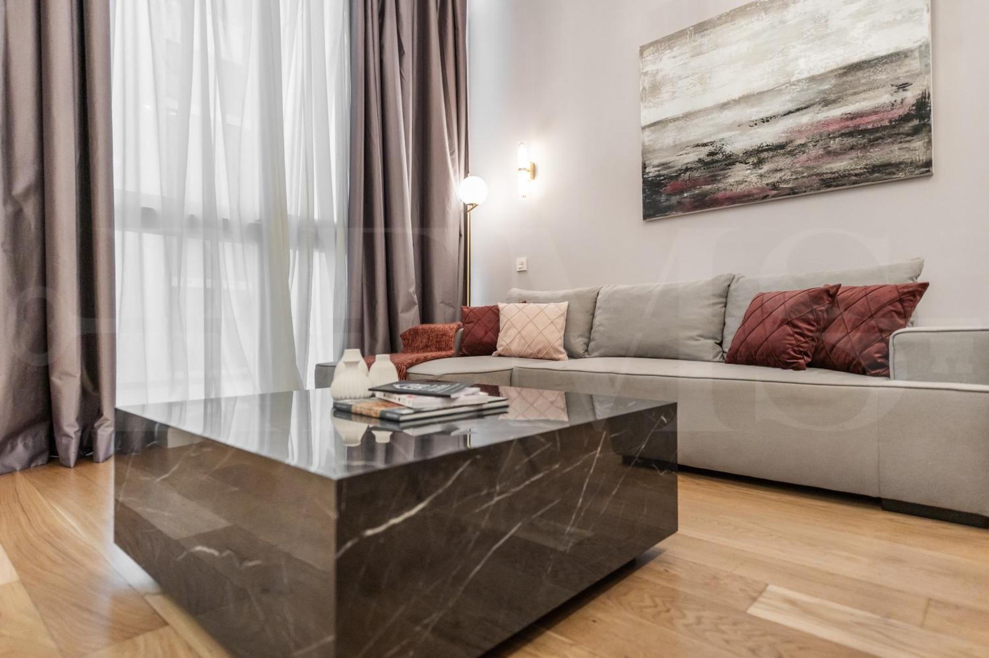 Sophisticated Modern Center By Rems Appartement
