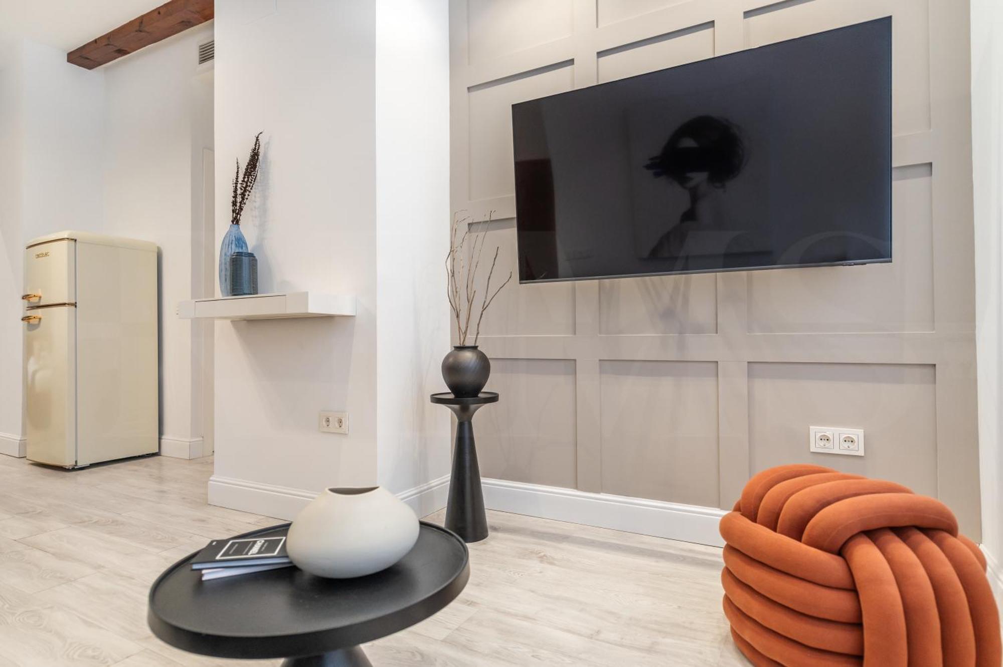 Modern & Stylish 3br In The Heart Of By Rems Apartment