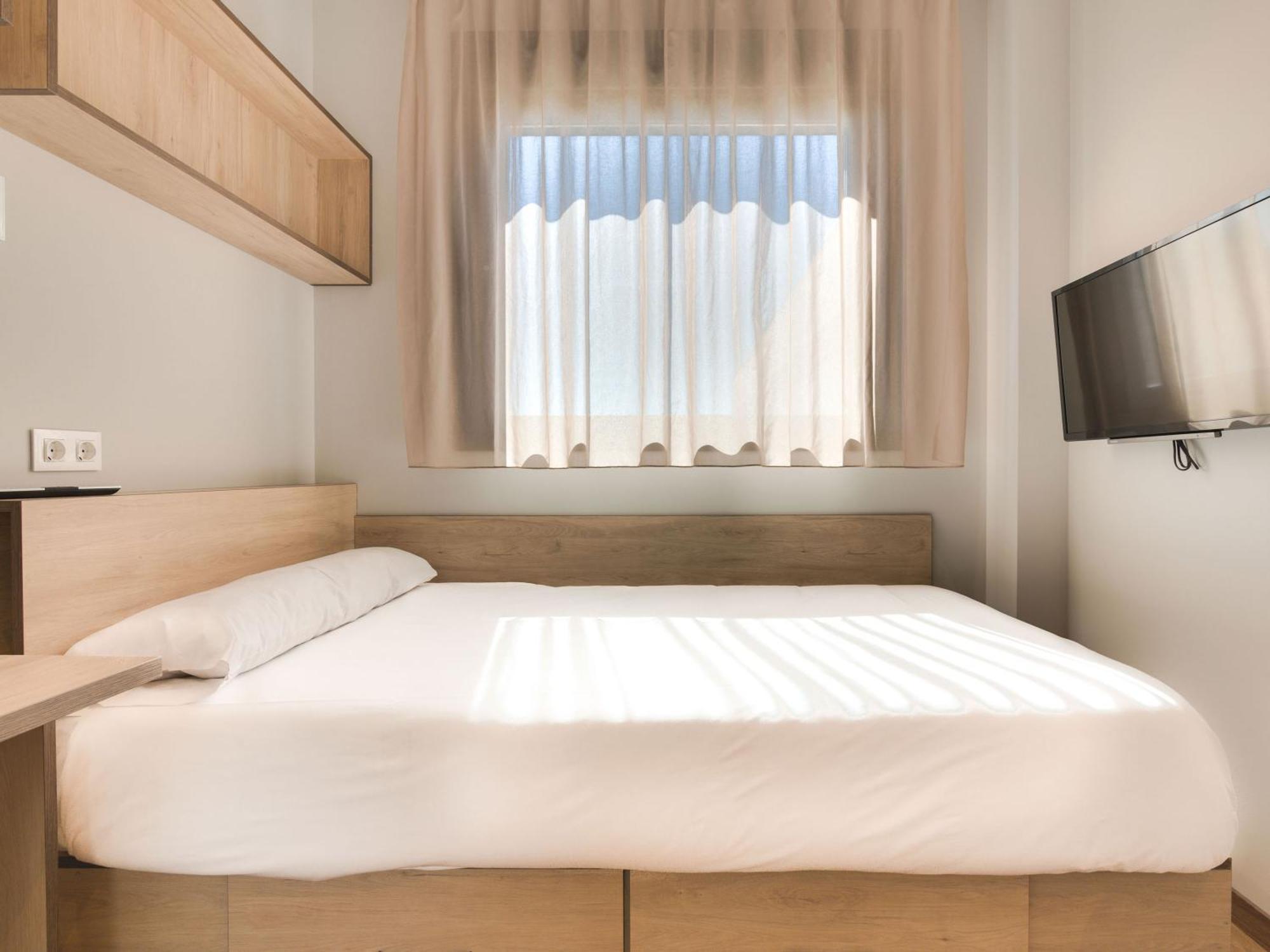 Hostel Livensa Living Feria Malaga
