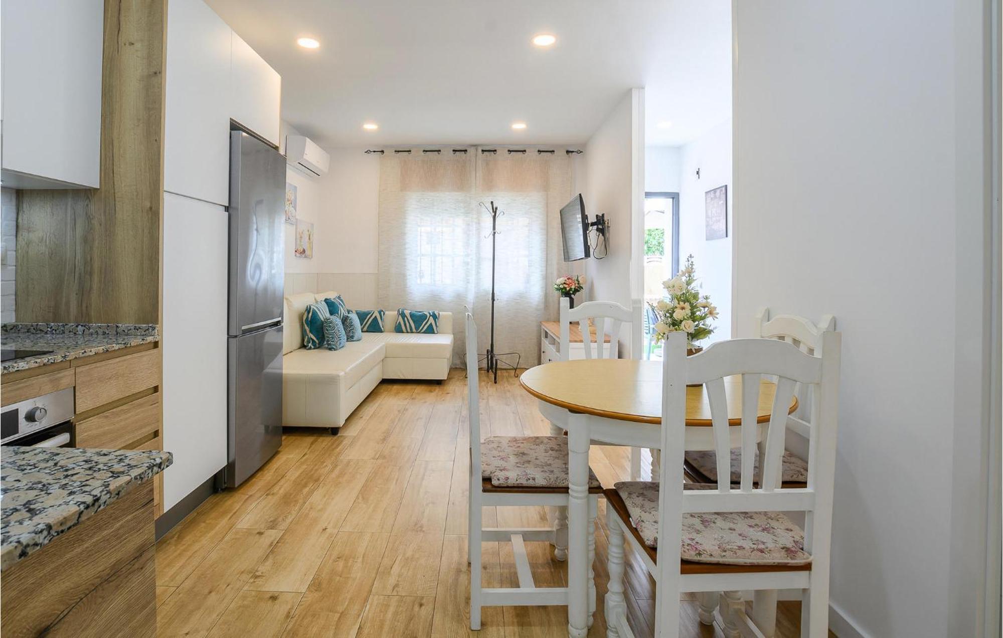 2 Bedroom Lovely In Feriehus Málaga
