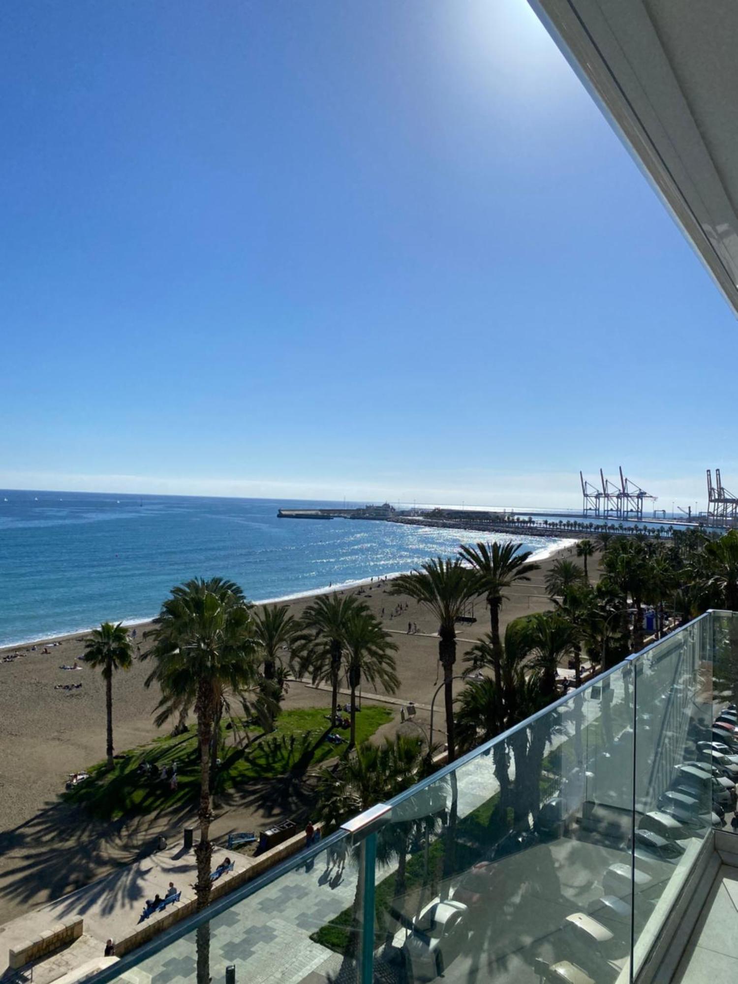 Playa Malagueta Vistas Frontal Al Mar Con Dos Apartamento *