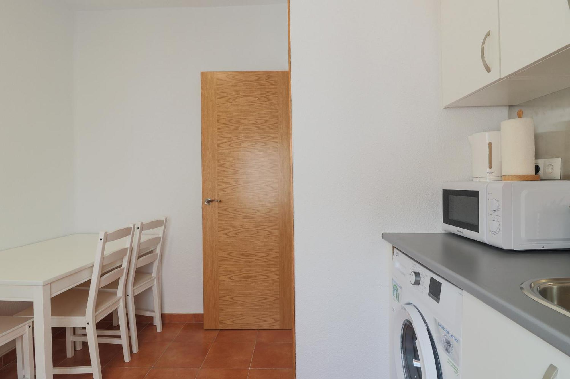 C75 - Comfy 3 Bedroom Near Center Appartement