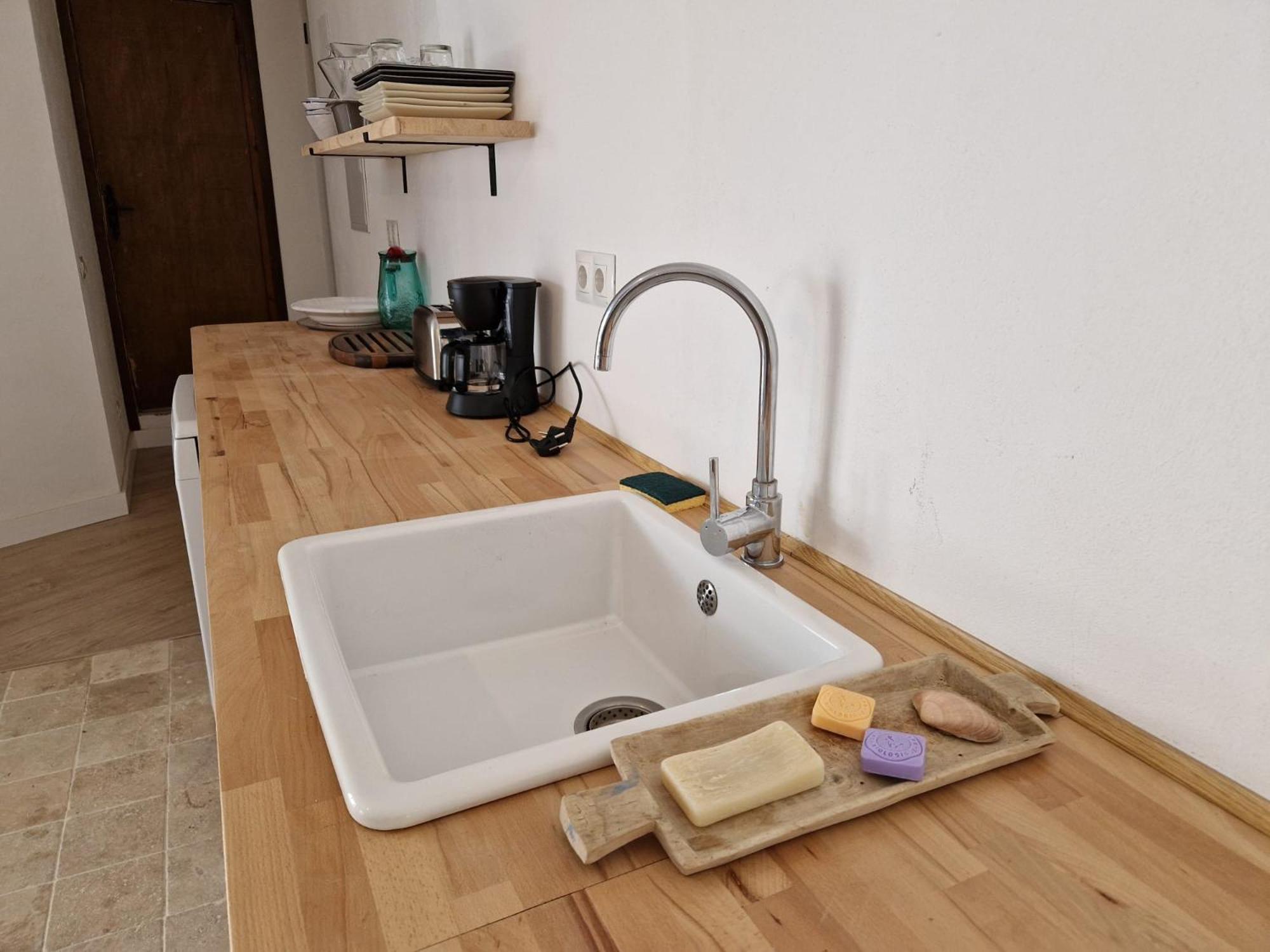 Apartamento Individual Tranquila Con Bano Privado En Piso Compartido