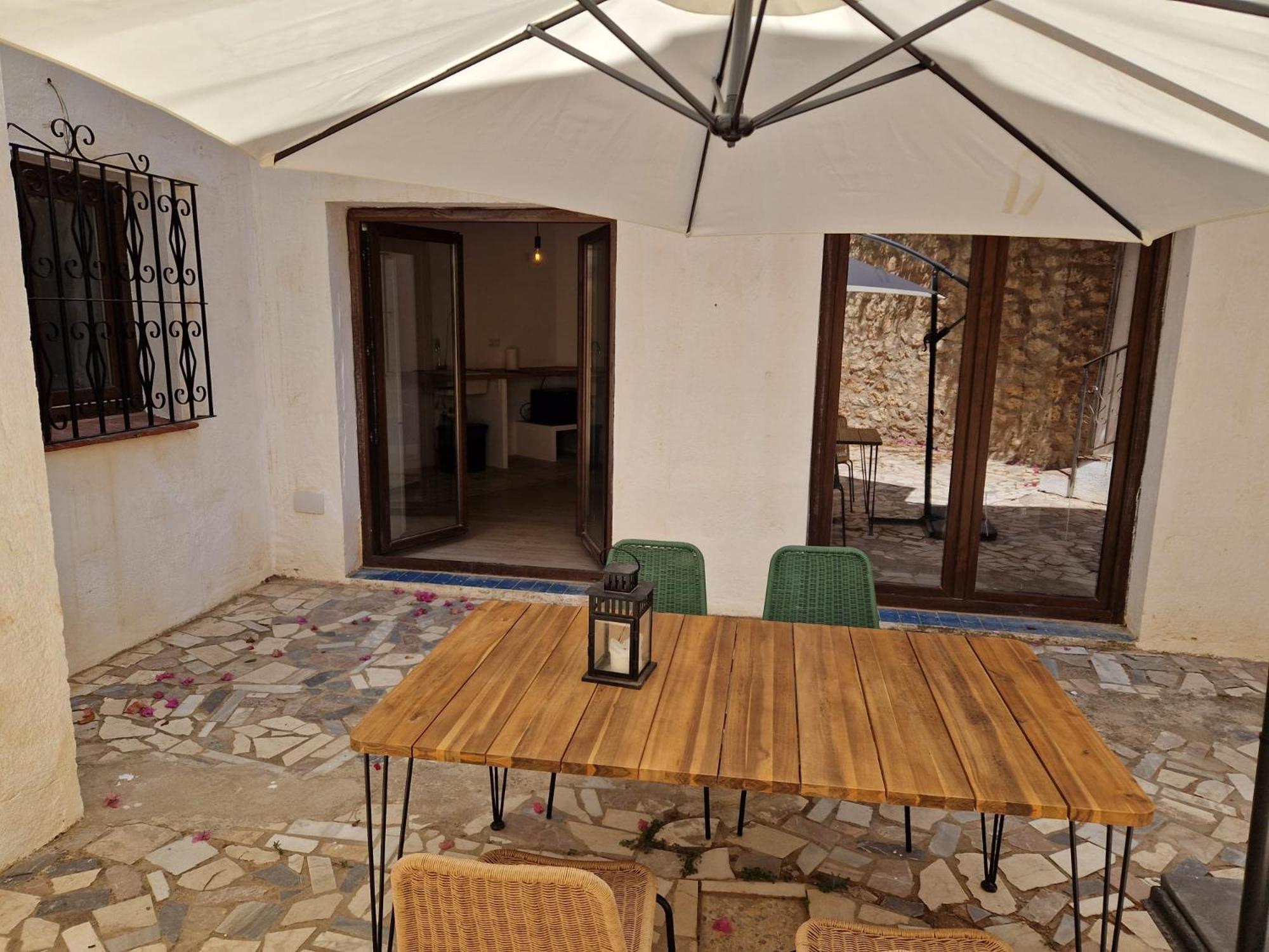 Apartamento Individual Tranquila Con Bano Privado En Piso Compartido *