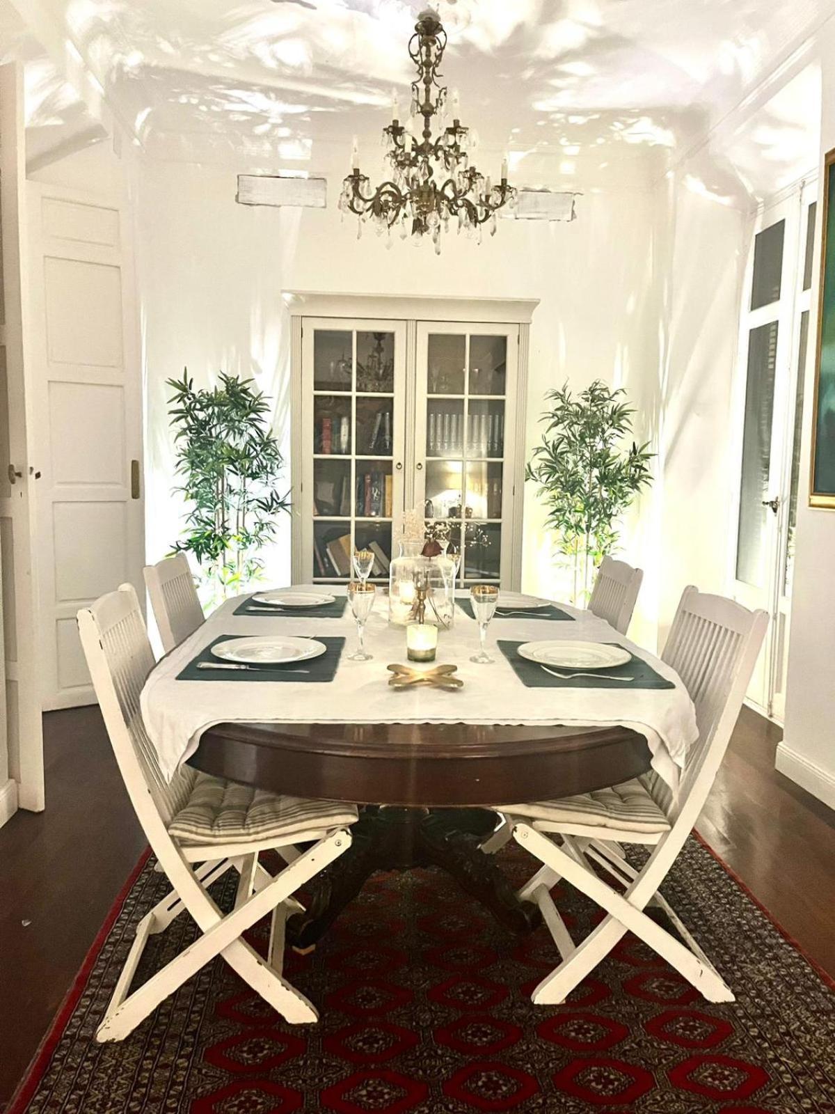 Small Stylish Room With Comfortable Queen-Size Bed In Very Large, Beautifully Decorated Shared Flat In The Historic Centre Of Malaga Málaga