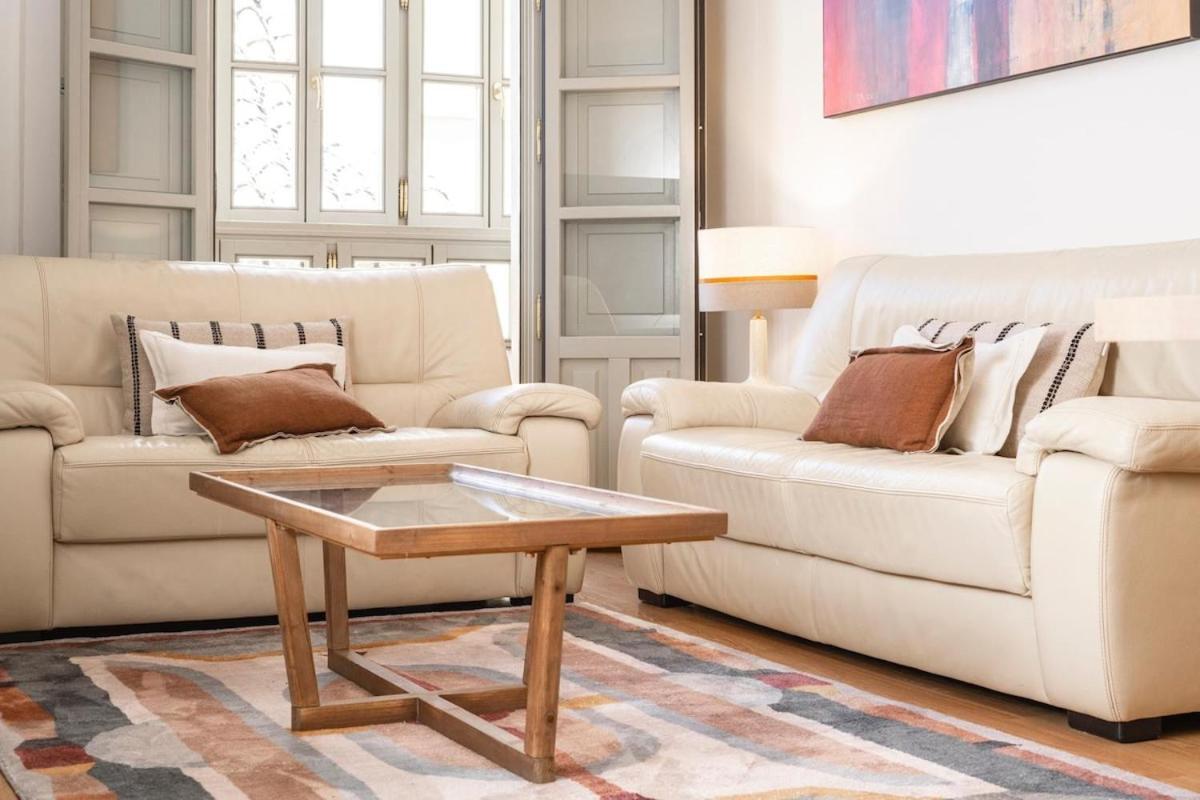 Beatas Espectacular Nueva Vivienda En Centro Historico Sinese Design Homes Malaga